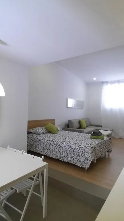 Apartman Apartamentos Clavero Málaga